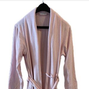 Natori Womens light pink robe